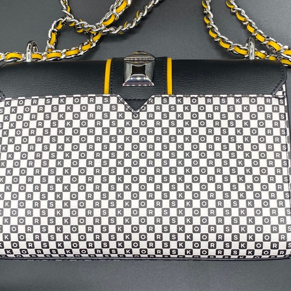 Michael Kors Rose MD Flap New York City Taxi Collection - Picture 3 of 6